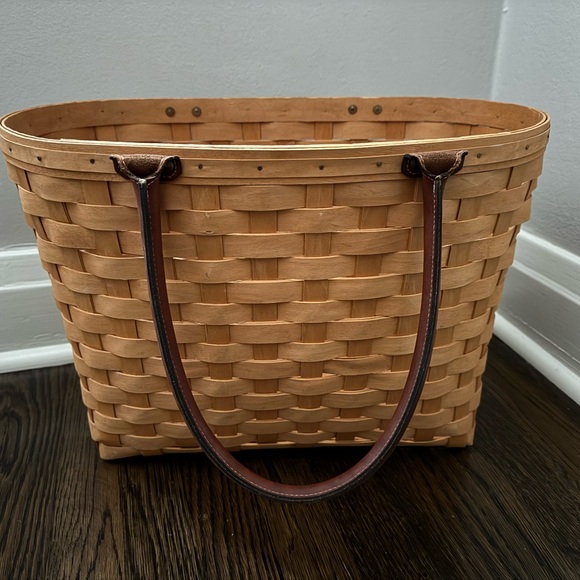 Longaberger 2001 Boardwalk Large Basket - Picture 2 of 5